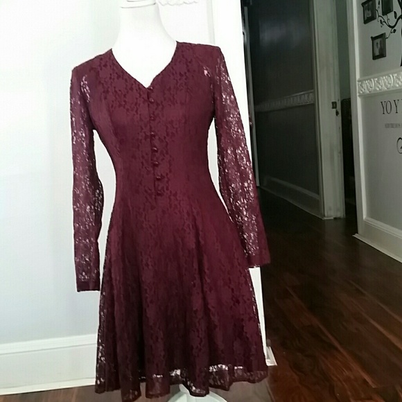 Dress - Picture 1 of 3